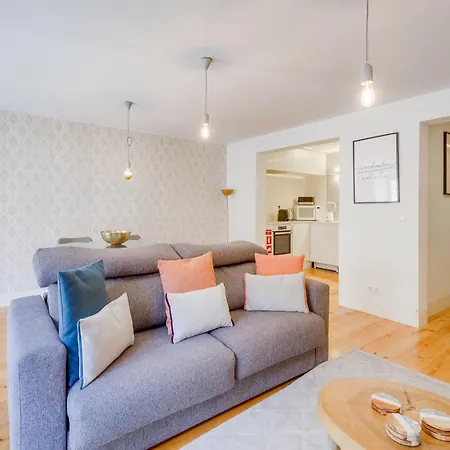 Akicity Mouraria Foliage