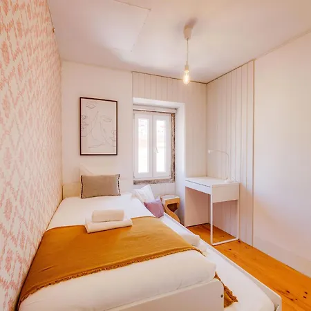 Akicity Mouraria Foliage Lisboa